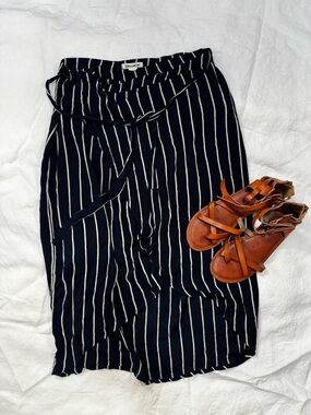 Billabong dark Blue & White Vertical Stripe Wrap Skirt size L adjustable